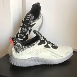 shoes like alphabounce